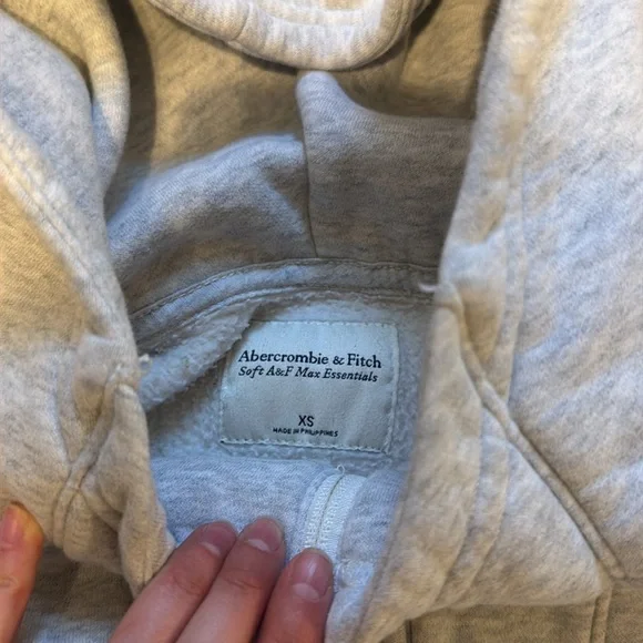ABERCROMBIE & FITCH QUARTER ZIP CROPPED HOODIE - Picture 3 of 4